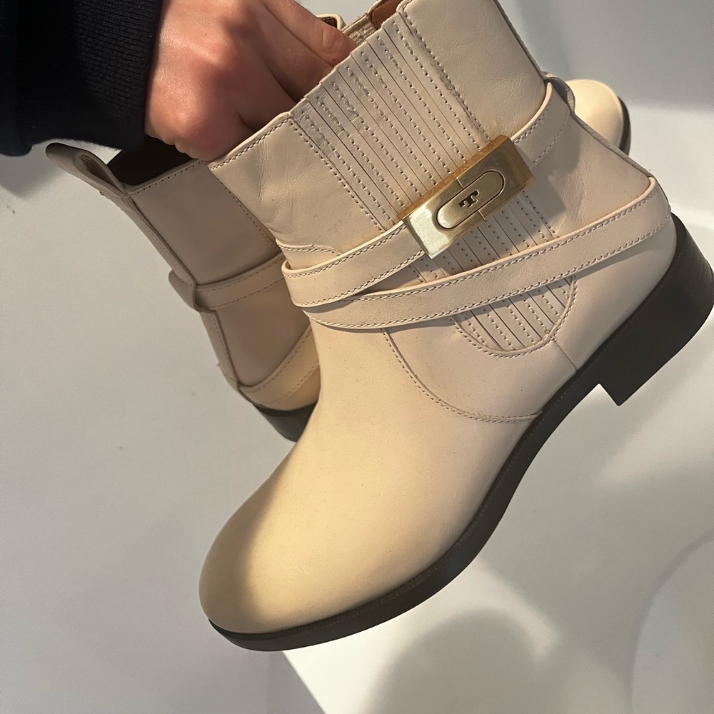 Brand New Parisian Leather Tory Burch Boots